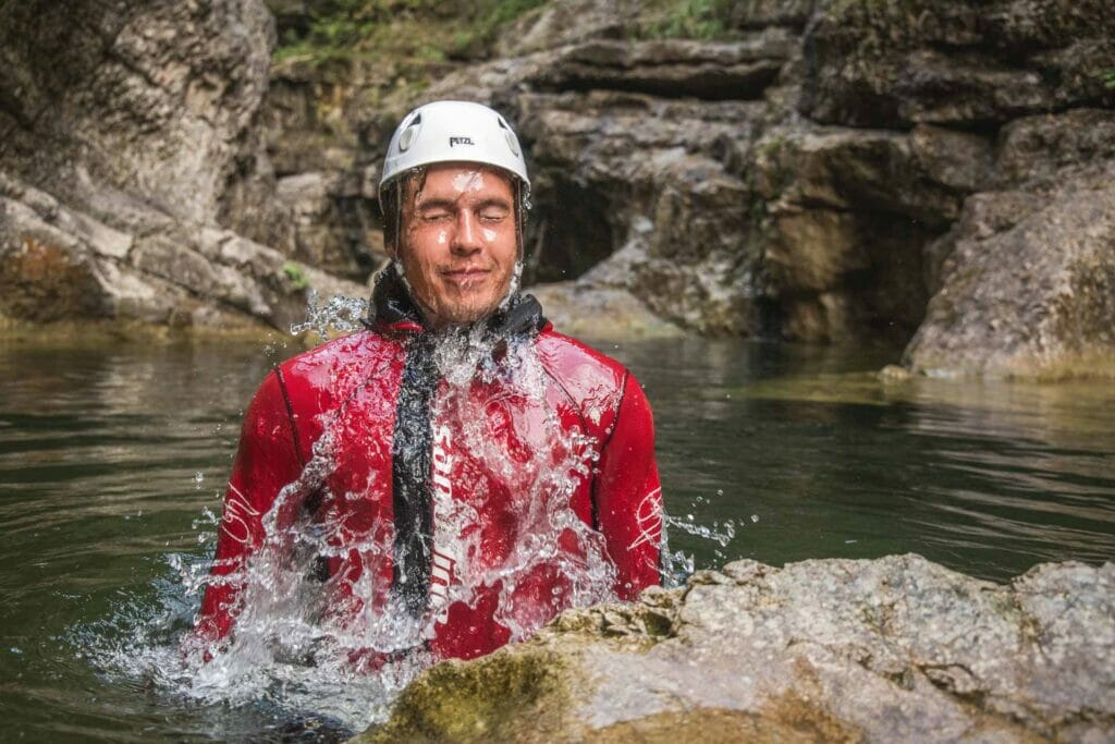 canyoning aktivitaeten sommer