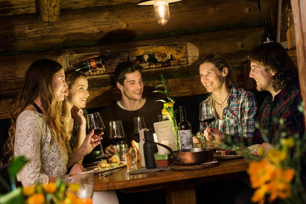 Gemütlicher Abend in einer Hütte in Zauchensee/Flachau