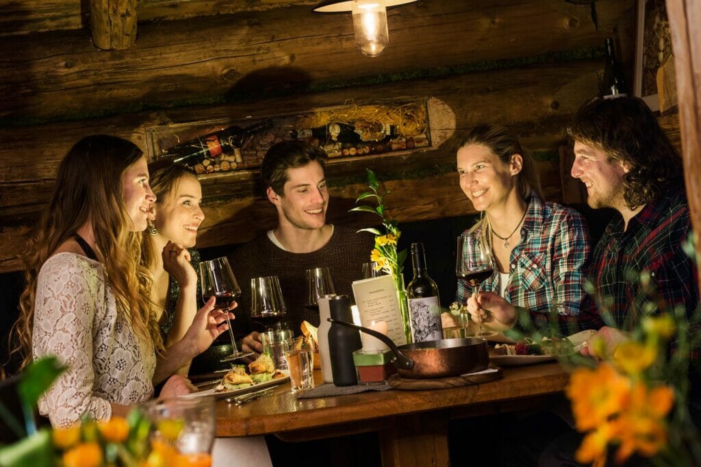 Gemütlicher Abend In Einer Hütte In Zauchensee/Flachau